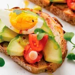 🥗 ¿Sabías que lo que comes influye en cómo piensas y sientes?