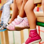 ¿Qué talla de zapato debe usar tu hijo? Guía para elegir el calzado adecuado y cuidar su salud podal